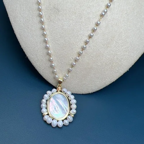 Vista 4 de Collar de medalla milagrosa con símbolo de crucifijo de cruz de nácar,Collar de fe religiosa para mujer, forma de medalla ovalada