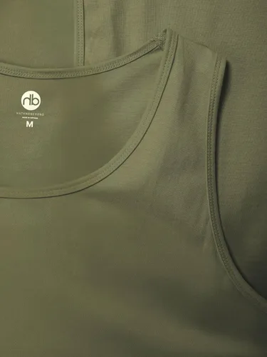 Vista 4 de Hat and Beyond Camiseta sin mangas para hombre, de rendimiento suave, para boxeo y gimnasio