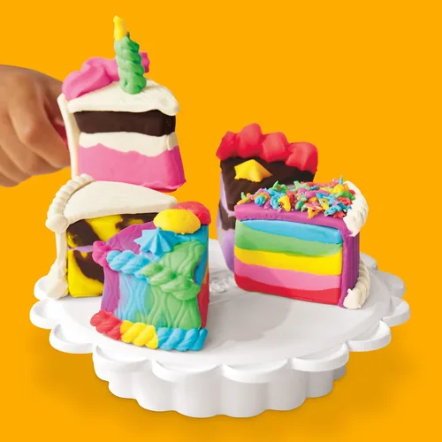 Vista 8 de Play-Doh Super Slice Cake Playset, horno de juguete con accesorios de cocina y 11 latas compuestas de modelado, artes y manualidades para niños, a