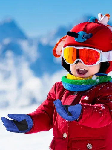 Vista 2 de Hicarer 3 pares de guantes de nieve impermeables para niños y niñas, guantes de esquí resistentes al viento para clima frío