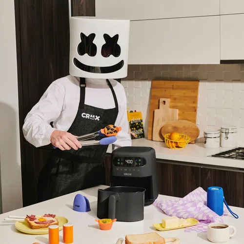 Vista 3 de CRUX x Marshmello - Freidora de aire digital de 3.0 cuartos de galón con tecnología TurboCrisp, control de temperatura de pantalla táctil