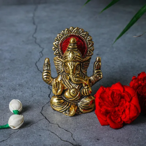 Vista 4 de Desi Favors Ídolo de Ganesha chapado en latón, mini figura de Lord Ganesha hindú de oro natural para tablero de instrumentos del automóvil