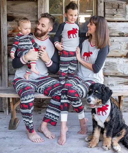 Vista 3 de Lazy One Pijamas de Navidad a juego para la familia, lindos pijamas de Navidad para adultos, adolescentes, niños, bebés y perros.