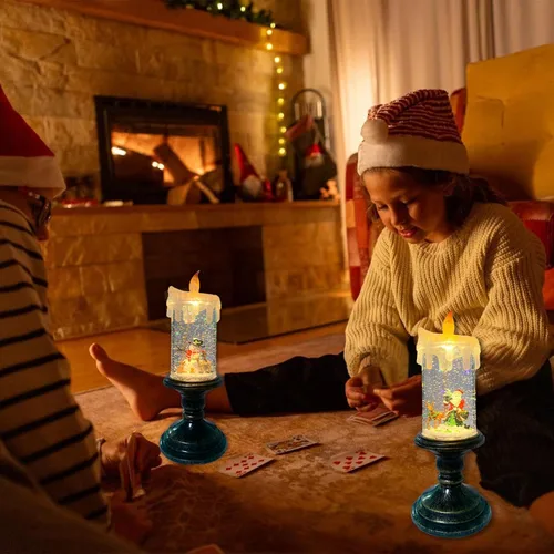 Vista 9 de Velas sin llama parpadeantes de Navidad, diseño de globo de nieve, luz de vela, agua arremolinada con purpurina, velas giratorias con temporizador