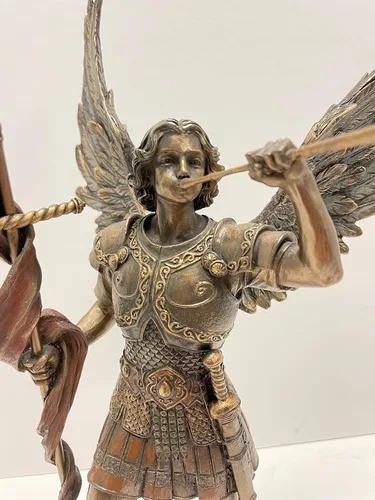 Vista 2 de Figura de Arcángel de 13 pulgadas - San Gabriel con cuerno de bronce fundido en frío
