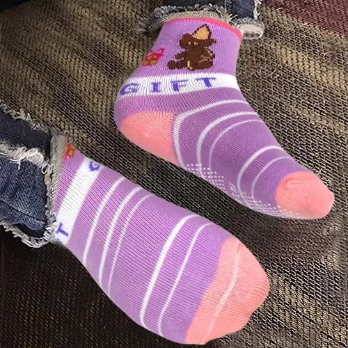 Vista 5 de Tphon 12 pares de calcetines antideslizantes con agarre en la parte inferior antideslizante, de algodón antideslizante para niños, niñas, niños