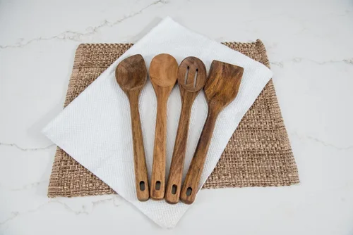 Vista 4 de Lipper International Herramientas de cocina de madera de acacia, juego de 4