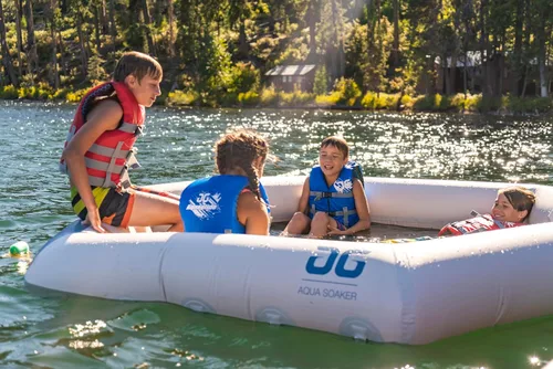 Vista 2 de AQUAGLIDE Soaker Lounge - Flotador inflable para 5 personas con malla, multicolor, 27.559055118110237