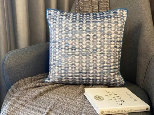 Vista 119 de The HomeCentric Funda de almohada con cremallera, funda de cojín azul de 12 x 12 pulgadas, funda de cojín de algodón bordado para sofá, diseño