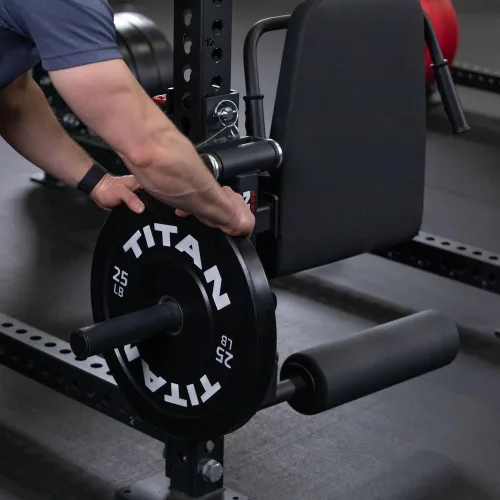 Vista 5 de Titan Fitness Titan Series - Accesorio de extensión y rizador de piernas montado en bastidor, se adapta a discos de peso olímpicos, clasificación