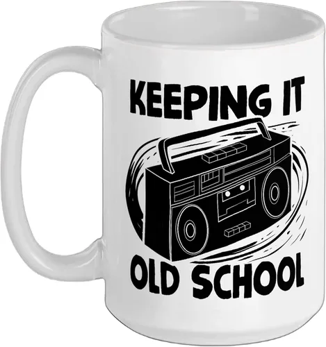 Vista 10 de Keeping It Old School 80s 90s Retro Cassette Radio Taza de cerámica, color negro y blanco