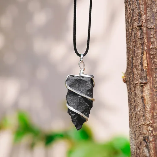 Vista 3 de YUVDIPR Collar de piedra de cristal de turmalina negra cruda para hombres y mujeres, joyería de cristal curativo de chakras, regalos para él o ella