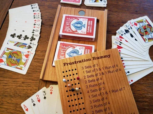 Vista 2 de Tablero de juego Rummy de la frustración del deluxe/del viaje