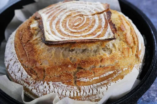 Vista 4 de Sartén de hierro fundido (extra profundo) – 10.25 pulgadas con tapa de sartén, sartenes + fundas de soporte de mango de silicona – Utensilios