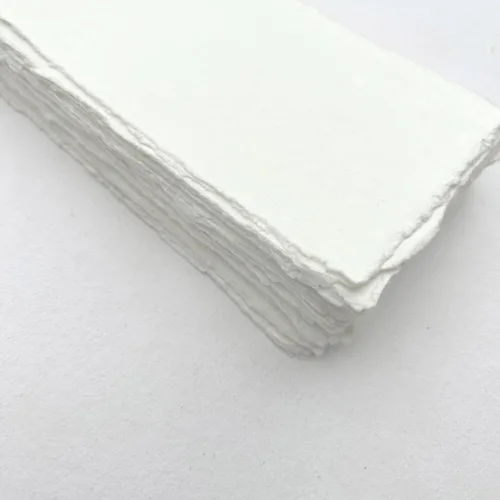 Vista 2 de E-Tailor Papel de trapo de algodón hecho a mano de 4 x 9 pulgadas, hojas sueltas texturizadas con borde deckle Tarjeta de 5.56 oz/m² en blanco