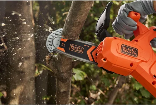 Vista 7 de BLACK+DECKER 20V MAX Kit de motosierra de poda, incluye batería y cargador (BCCS320C1)