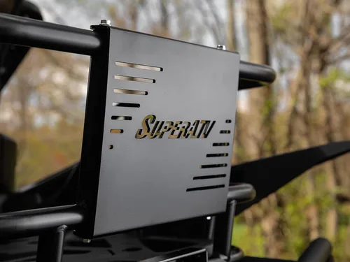 Vista 4 de SuperATV Caja de cama para CFMOTO ZForce 950 2021-2022, los puntos de anclaje facilitan la fijación de la carga, fabricado con tubos de acero