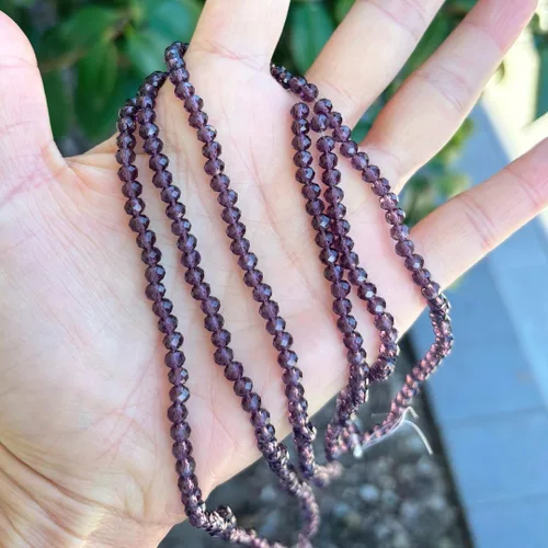 Vista 4 de 500 piezas de cuentas de cristal checo facetadas rondelle de 4 mm, pequeñas y diminutas, espaciadoras a granel, color amatista púrpura para hacer