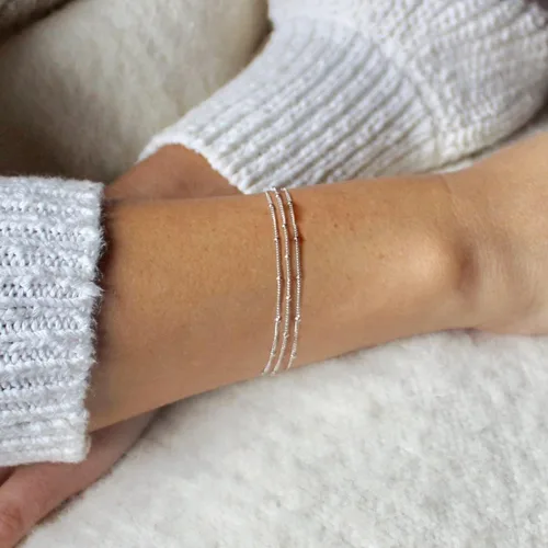Vista 3 de Pulsera de cadena de elegante oro para mujer, pulseras de cadena individual o en capas, con eslabón de dije de corazón, karma, triángulo, perlas