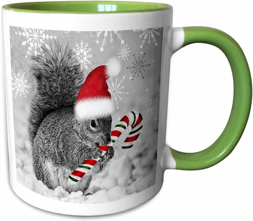 Vista 12 de 3dRose Esta linda ardilla navideña tiene un bastón de caramelo y un sombrero de Santa en el paisaje invernal cubierto de nieve. Taza negra de dos