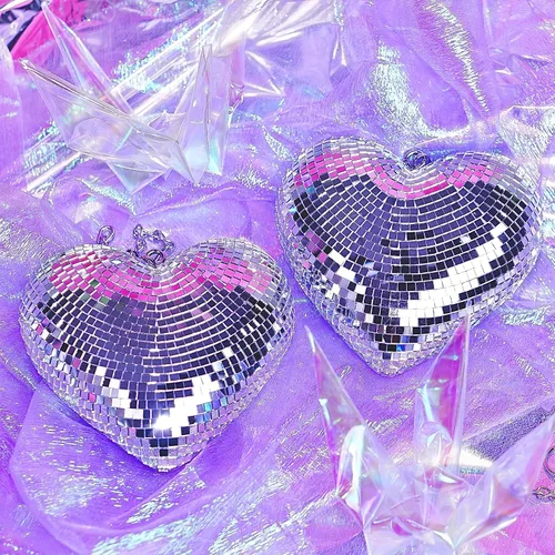 Vista 6 de Juego de 2 bolas de discoteca plateadas en forma de corazón, decoración colgante para fiesta, habitación, boda, jardín, bola de discoteca