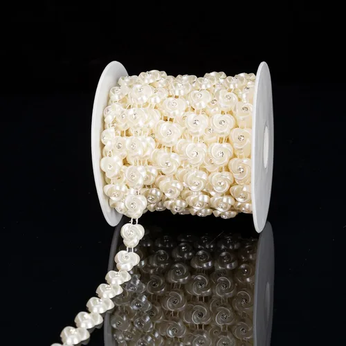 Vista 4 de KAOYOO Cinta con diamantes de imitación, 10 yardas con perlas de imitación, rollo de cuentas florales de perlas sintéticas para vestidos de boda