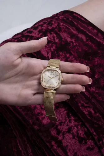Vista 8 de GUESS Rounded Square Case Watch