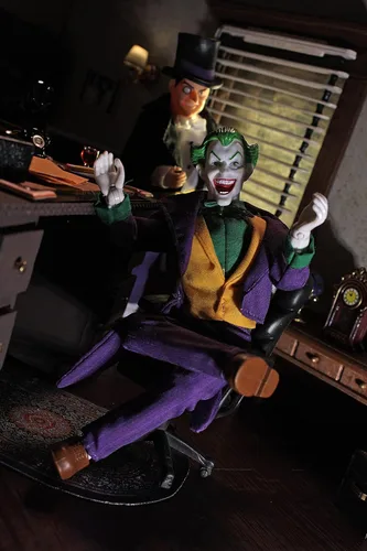 Vista 14 de DC Comics - Figura de acción de The Joker de 8 pulgadas