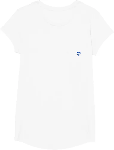 Vista 22 de Camiseta Simple Love El Salvadoreño con diseño de corazón en El Salvador