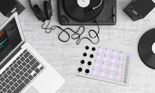 Vista 4 de M-VAVE PAD USB MIDI Pad Controller - Almohadilla compacta con almohadillas sensibles a la velocidad para DAW, programación de batería y producción