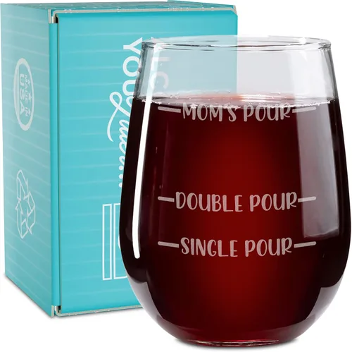 Vista 15 de On The Rox Drinks Regalos de vino para mamá, copa de vino grabada sin tallo de 17 onzas con texto en inglés "Parenting Takes A Vineyard", única y 1