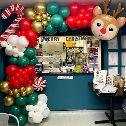 Vista 2 de Kit de arco de globos de Navidad, 167 unidades, arco de globos de Navidad rojo, verde, blanco y dorado con globos de bastón de caramelo, globos