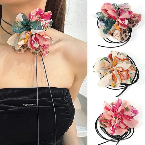 Vista 9 de Elegance Emulation - Collar de flores de rosas para mujer, gargantilla floral grande bohemia hecha a mano con pétalos de encaje