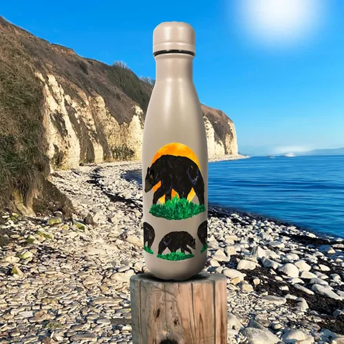 Vista 4 de NatureVac - Black Bear de Deluxebase. Botella de agua de acero inoxidable con aislamiento térmico de 17 onzas. Frasco de vacío reutilizable y a