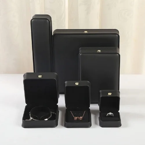 Vista 4 de Juego de joyas de boda Caja de cuero de primera calidad para collar, aretes, anillo, vitrina, soporte de almacenamiento (negro grande)