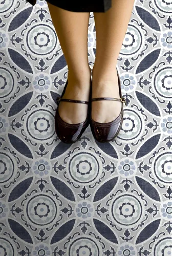 Vista 5 de FloorPops FP2484 Sienna Azulejos de suelo adhesivos, color gris