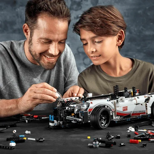 Vista 7 de Lego Technic Porsche 911 RSR Juego de construcción, modelo de coche realista, kit de construcción avanzada