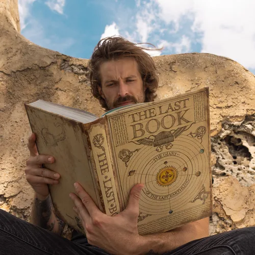 Vista 9 de The Last Book. The Diary of the Last Earthling - The Ultimate Collection of Cultural Artifacts - Diary & Encyclopedia with 380 Pages of Detailed