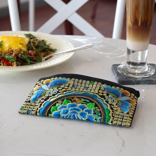 Vista 4 de Sabai Jai - Bolso de pulsera para teléfono inteligente - Carteras de embrague bordadas a mano Boho