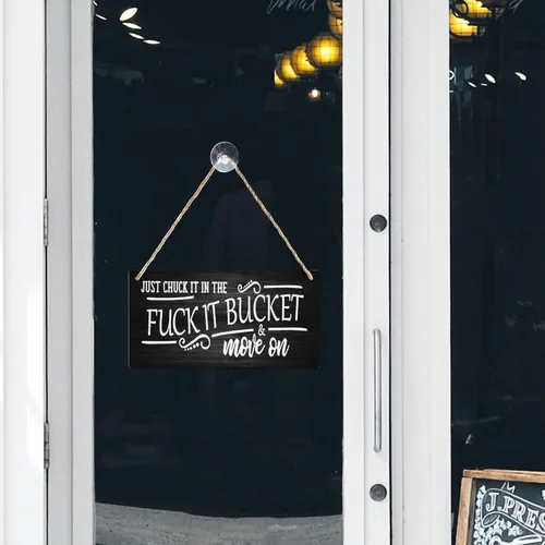Vista 6 de Letrero decorativo colgante de madera con texto en inglés «Just Chuck It In The Fuck It» para dormitorio, cocina, jardín, pared, pub, club, café, 12