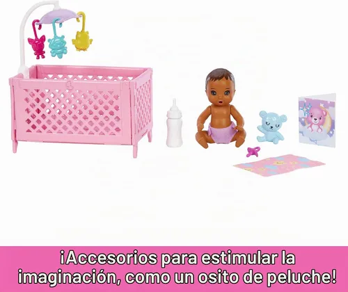 Vista 5 de Barbie Skipper Babysitters, Inc. Set de juego de cuna con muñeca, muñeca bebé con ojos dormidos, muebles y accesorios