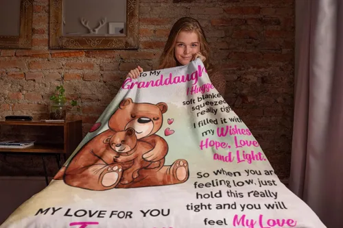 Vista 6 de Manta personalizada con texto en inglés «To My Granddaughter from Grandma Mom Grandpa», manta personalizada con letras de oso, manta de microforro