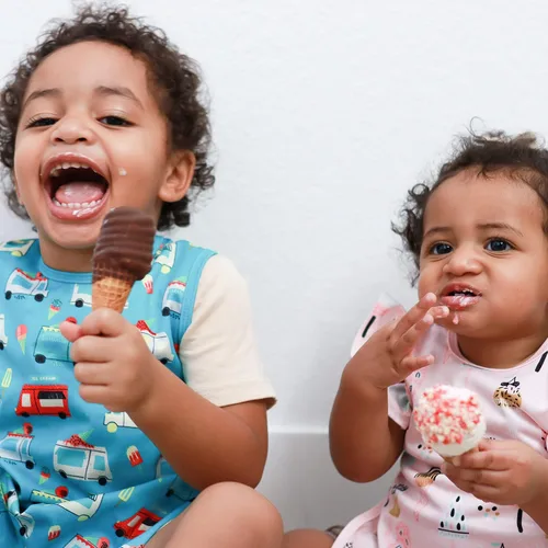 Vista 9 de BapronBaby Flutter Pink Ice Cream - Babero suave impermeable resistente a las manchas - Lavable a máquina - 197ft - 5 años - Sz preescolar 3-5 años
