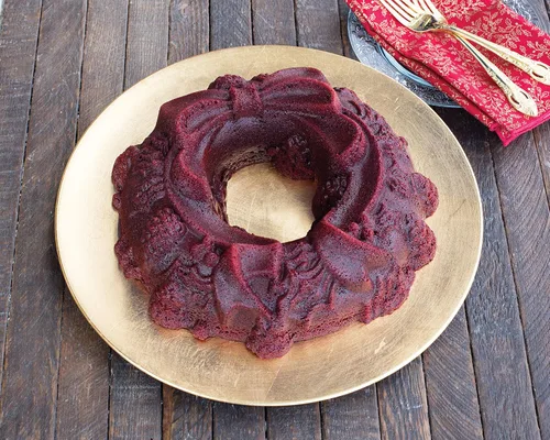 Vista 3 de Nordic Ware Molde Bundt Platinum de Corona Navideña