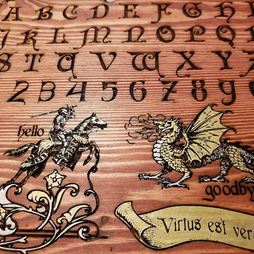 Vista 2 de Medieval Style Talking Spirit Board (Ouija Board)