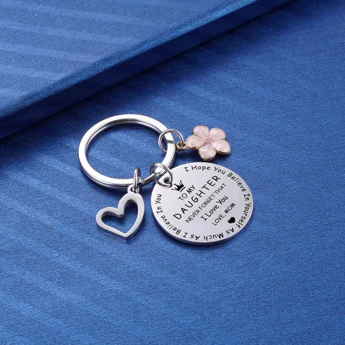 Vista 2 de Llavero con texto en inglés "To My Daughter", regalo de graduación inspiradora para hijas de mamá, dulce 16, 18 y 21 cumpleaños, llavero con texto
