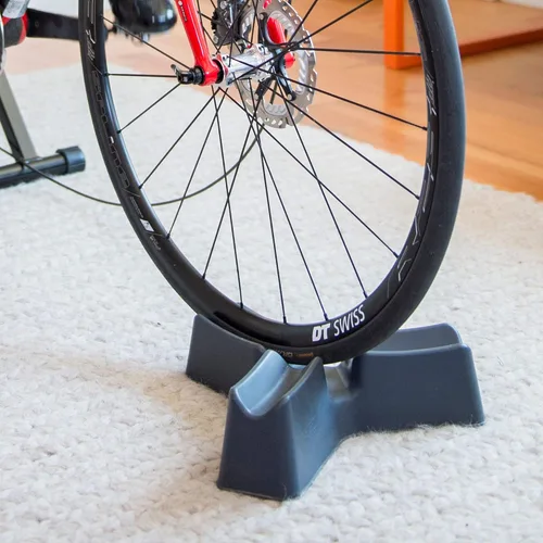 Vista 4 de Blackburn Plataforma de rueda delantera para entrenadores de bicicleta (Trackblok 3, negro)