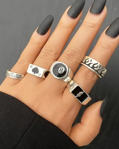 Vista 3 de Anillos punk góticos de plata vintage para hombres y mujeres y niñas paquete de anillos góticos geniales anillos de animales apilables gruesos a