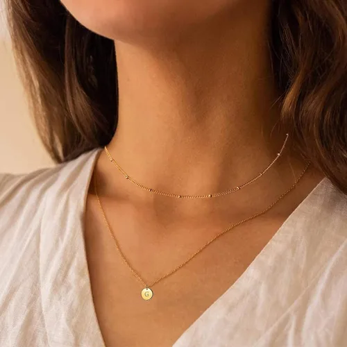 Vista 3 de Collares con inicial de oro para mujer collares de monedas de oro martillado grabado de doble cara con relleno de oro de 14 quilates para mujer