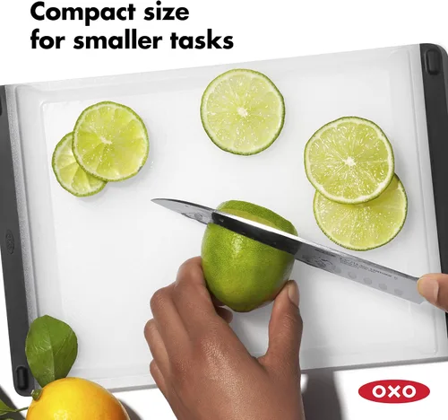 Vista 3 de OXO Good Grips - Tabla de cortar de plástico para preparación
